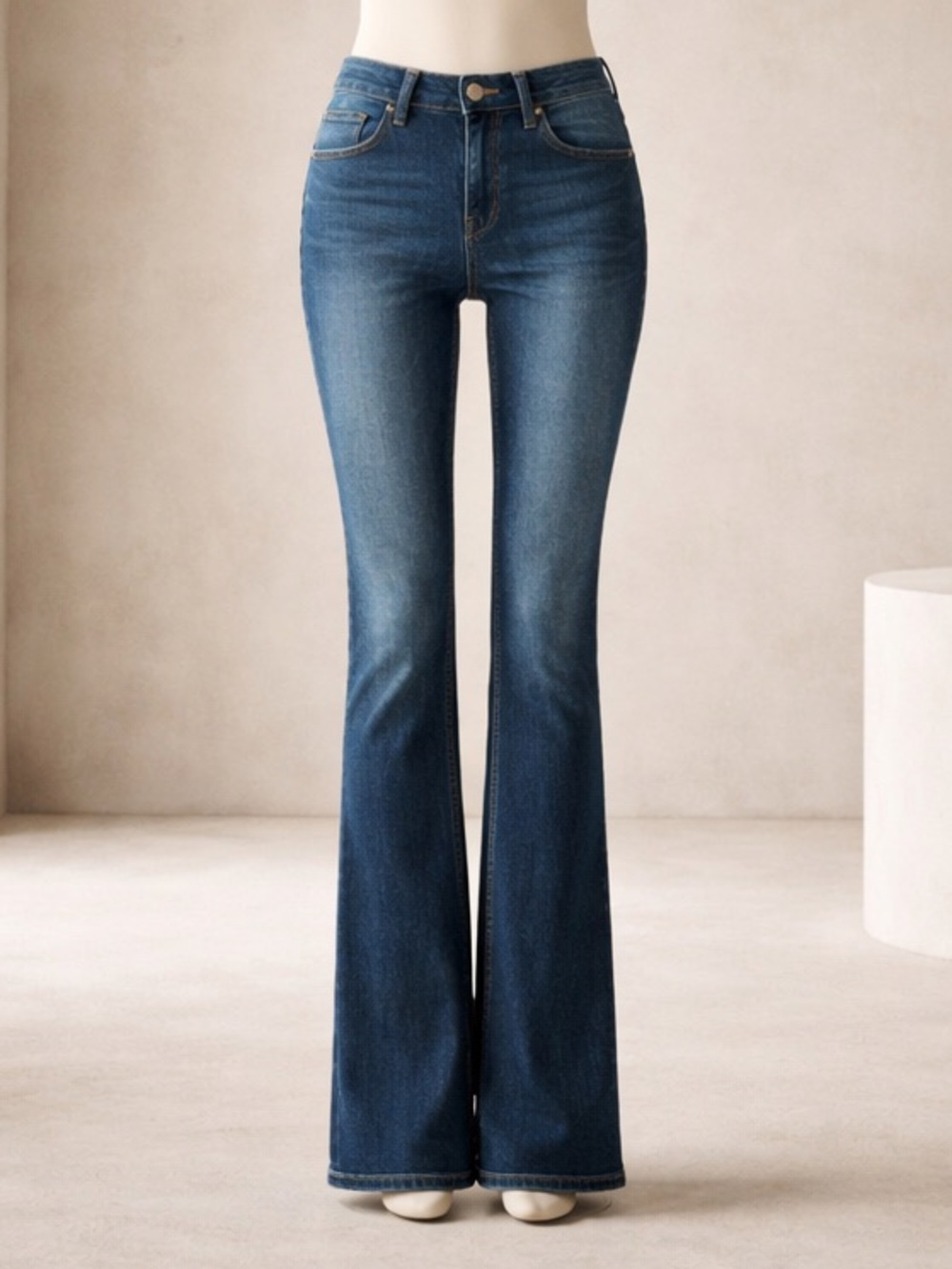 Levi's Dark Blue Straight Leg Women's Jeans - Picture 1 of 6
